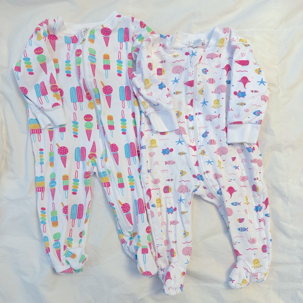 Set of two Kissy Kissy onesies